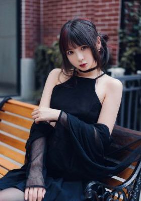 漂亮的女秘书在线_HD在线观看电视
